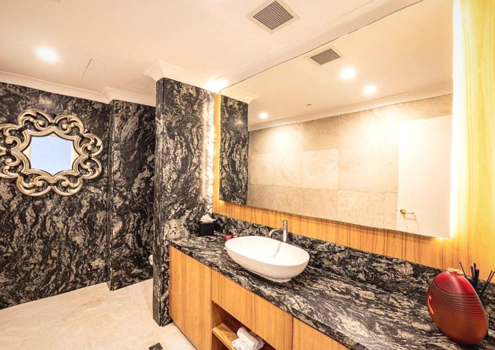 Couples massage suite
